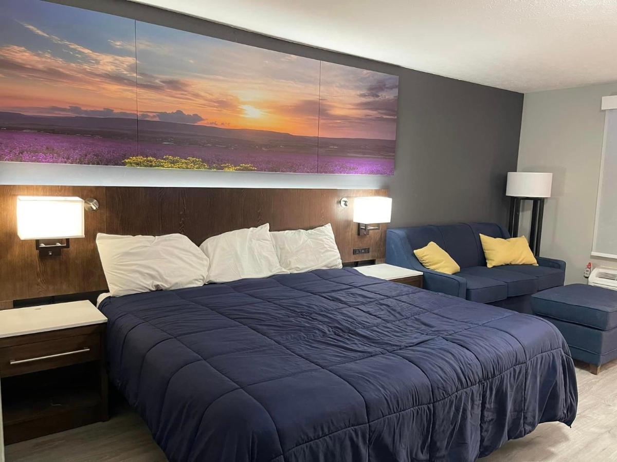 Luxor Inn & Suites, A Travelodge By Wyndham Elkins Exterior foto